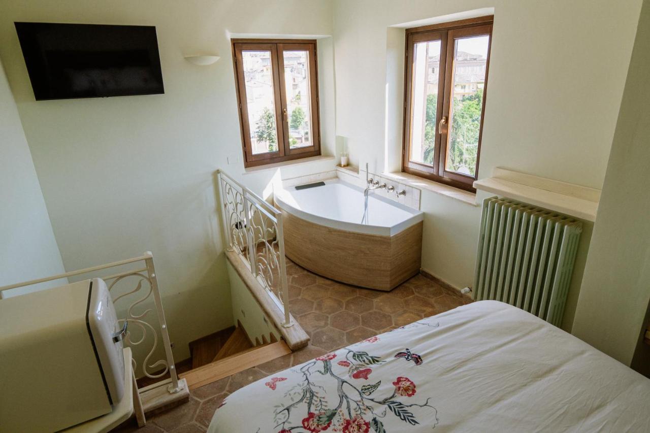La Casa Delle Api Bed and Breakfast Offida Εξωτερικό φωτογραφία