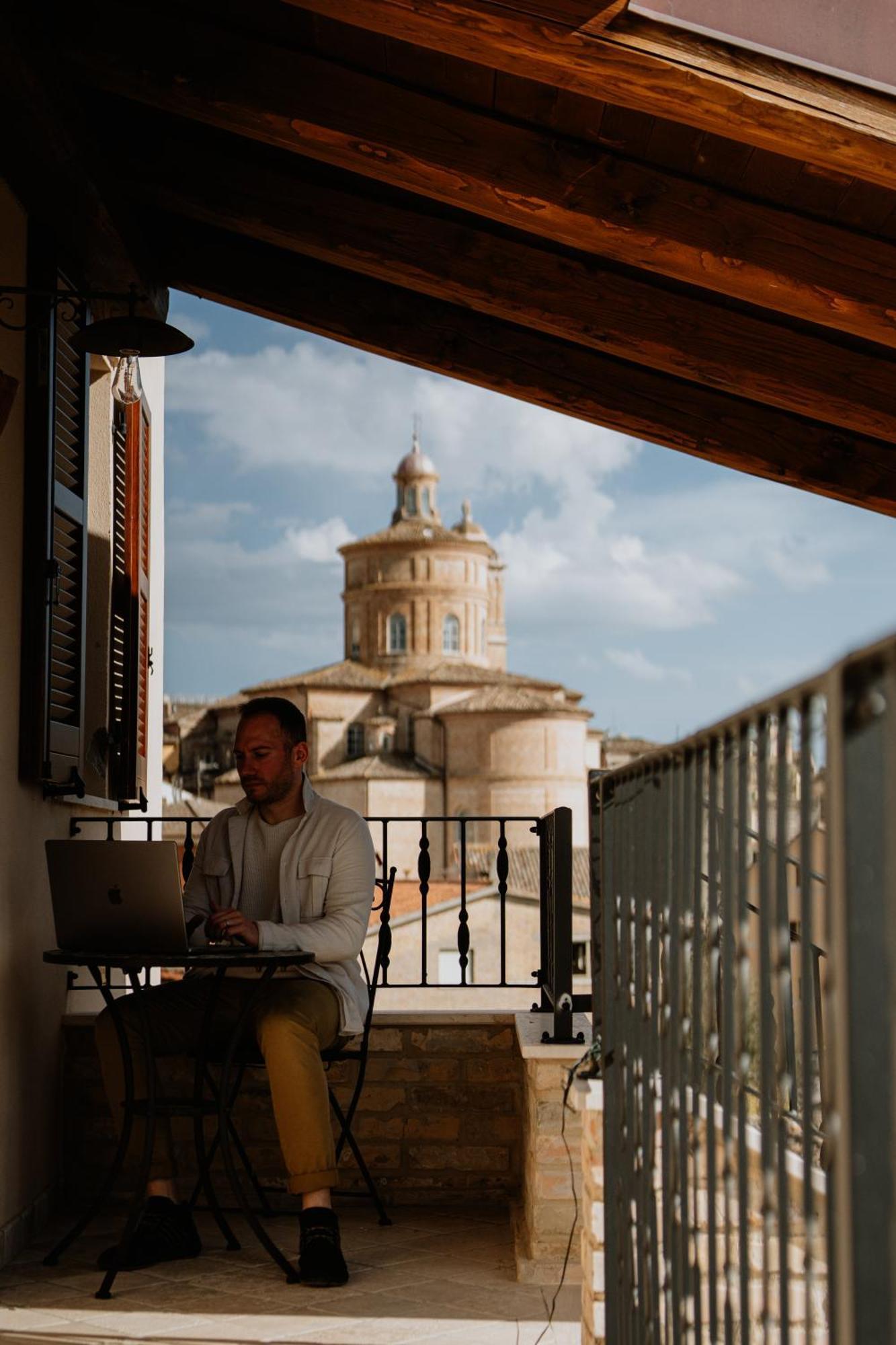 La Casa Delle Api Bed and Breakfast Offida Εξωτερικό φωτογραφία